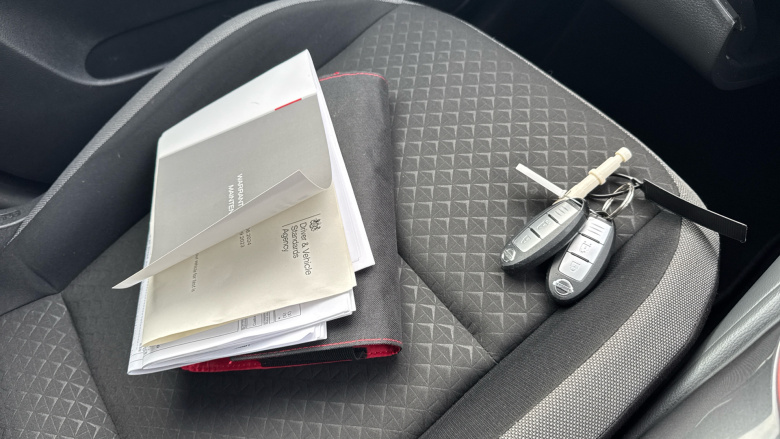 Nissan Juke 1.0 DiG-T N-Connecta 5dr Petrol Hatchback